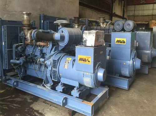 休宁发电机组带负载降电压是什么原因照成的？